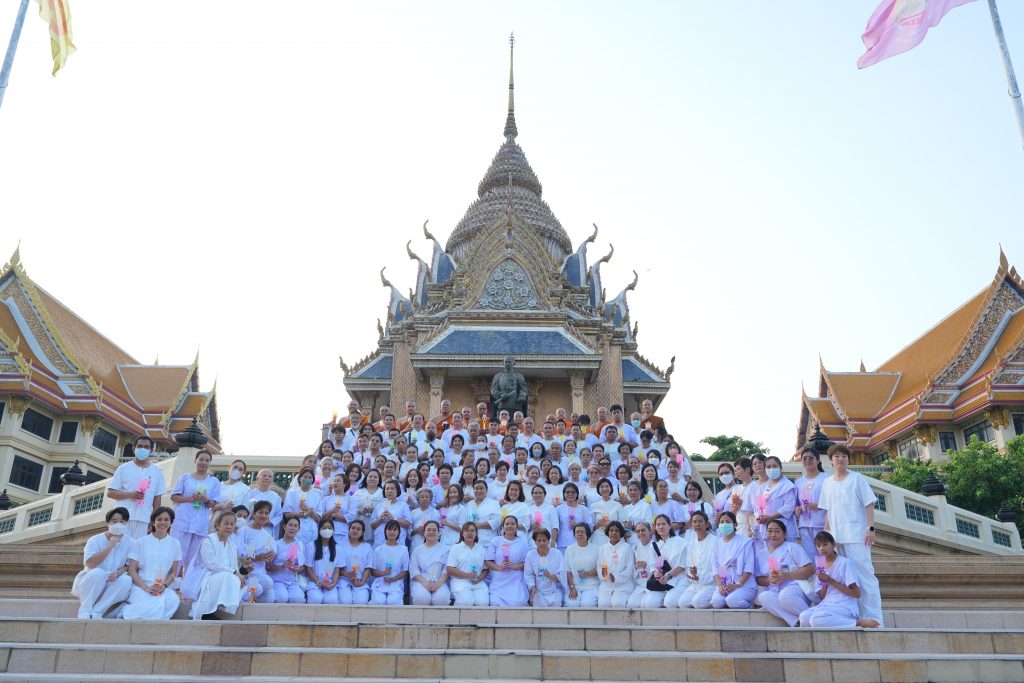 ถวายมหาสังฆทานในวันวิสาขบูชา