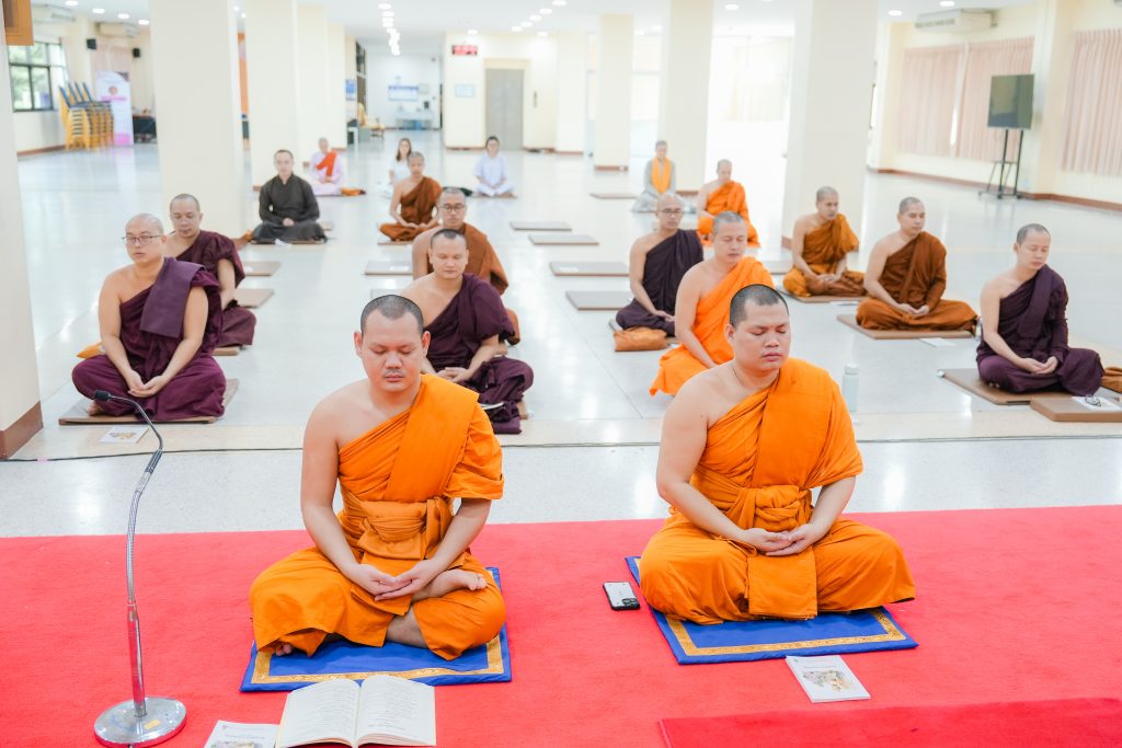 สถาบันวิปัสสนาธุระจัดปฏิบัติธรรมนิสิตแบบไปกลับ