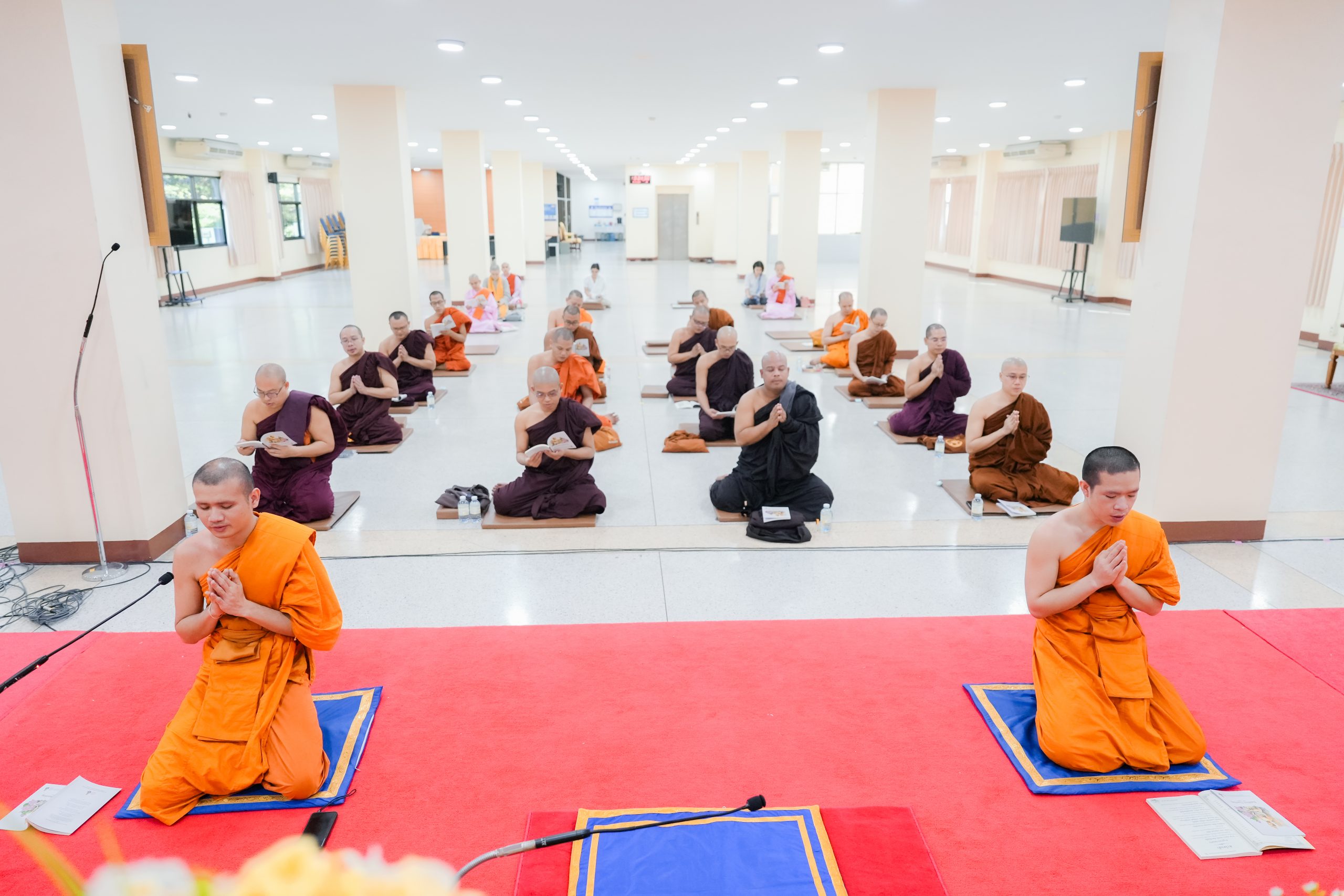 สถาบันวิปัสสนาธุระจัดปฏิบัติธรรมนิสิตแบบไปกลับ